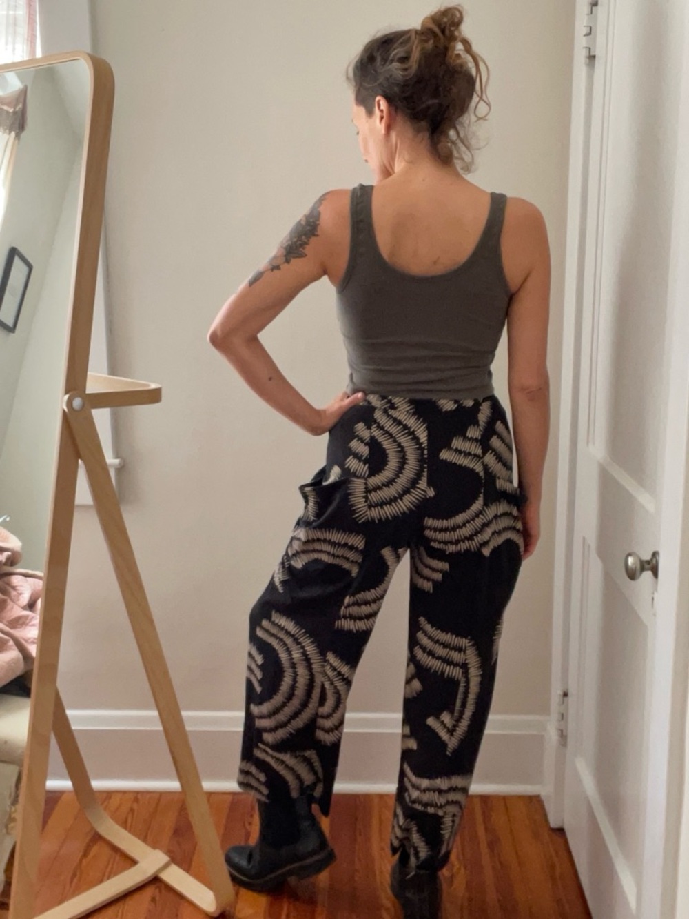 Matthildur Sunset Pants Large Black white Print Cropped Wide Leg Elastic Waist - Picture 4 of 7